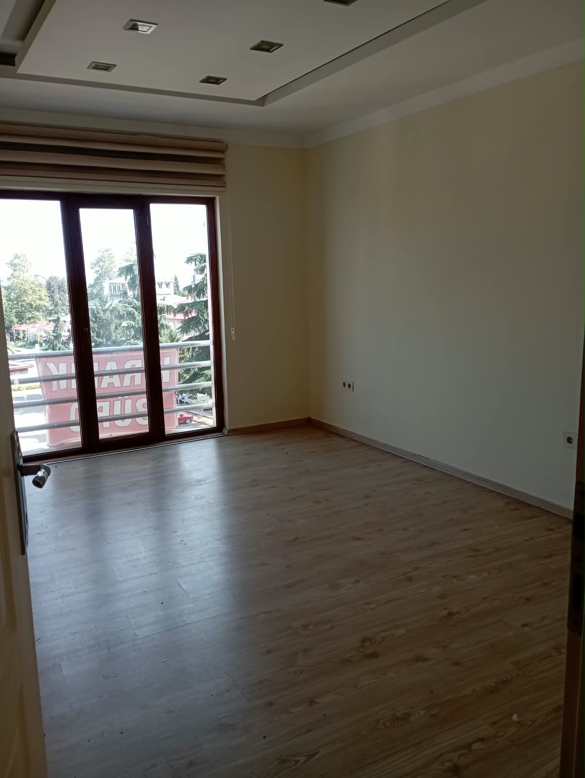 MABEL'DEN VAKFIKEBİR CADDE ÜZERİ KİRALIK OFİS&BÜRO